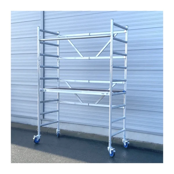 Andamio plegable BASIC de 3,85 m de frente, montado y listo para trabajar